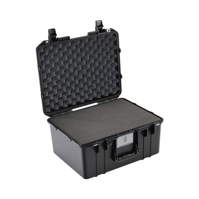 Pelican 1557 Air Case w/ Foam Black